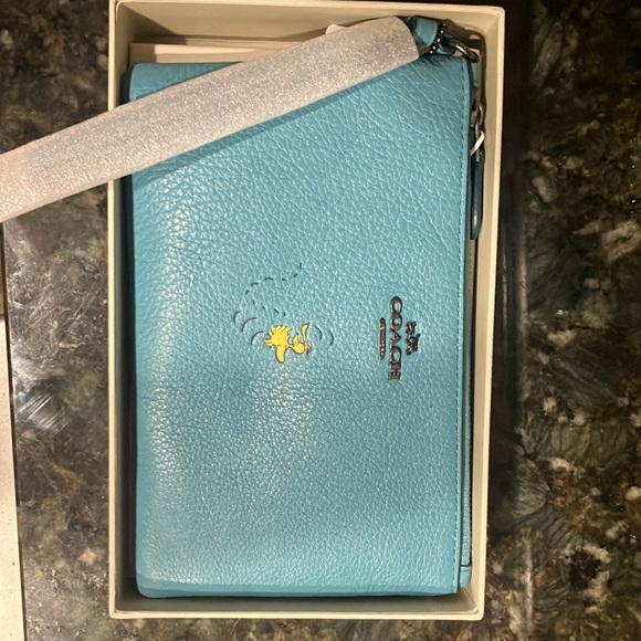 NWT! Full 4 piece boss collector  Coach Snoopy Peanuts boxed set - Picture 4 of 7